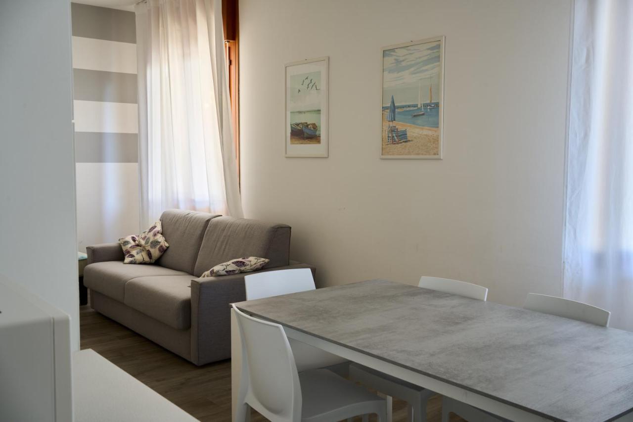 Appartamenti Diplomatic-Residence Fronte Mare-Piazza Torino-Lido Di Jesolo Kültér fotó