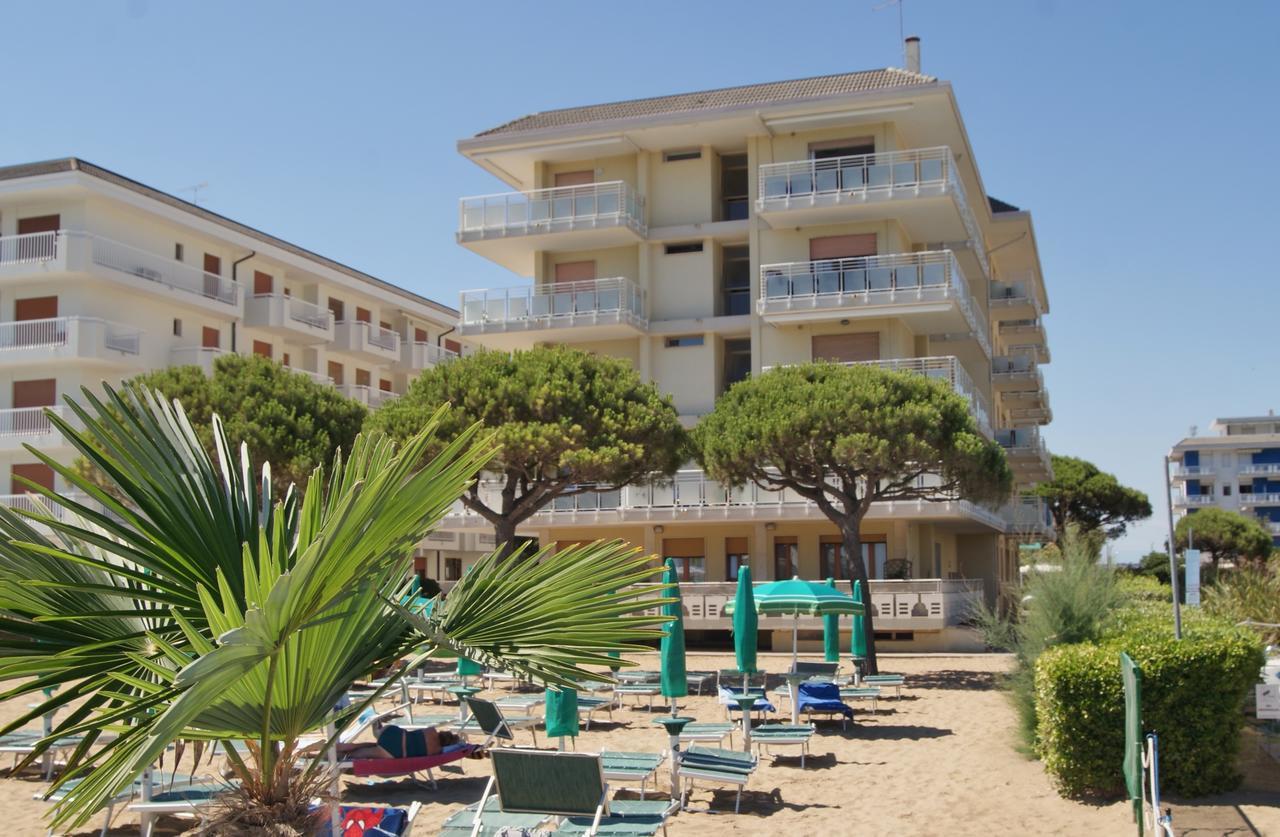 Appartamenti Diplomatic-Residence Fronte Mare-Piazza Torino-Lido Di Jesolo Kültér fotó
