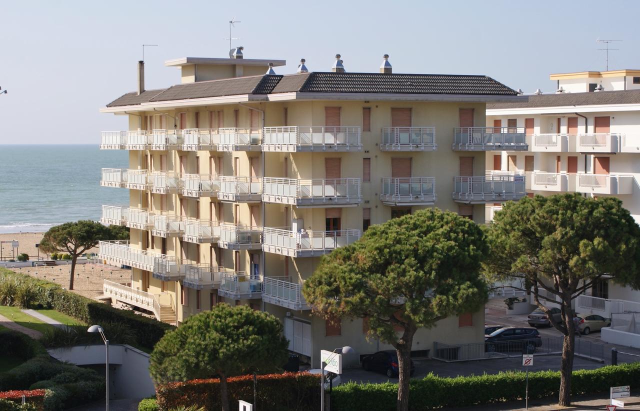 Appartamenti Diplomatic-Residence Fronte Mare-Piazza Torino-Lido Di Jesolo Kültér fotó