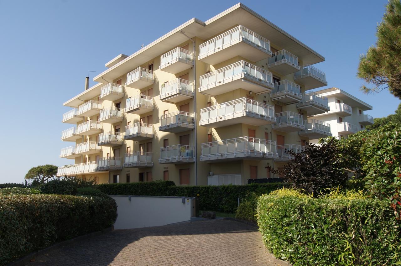 Appartamenti Diplomatic-Residence Fronte Mare-Piazza Torino-Lido Di Jesolo Kültér fotó